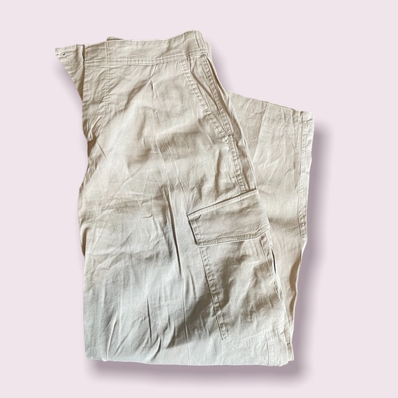 Vince Linen Blend Cargo Crop Tan/Oat Pants - Picture 4 of 5